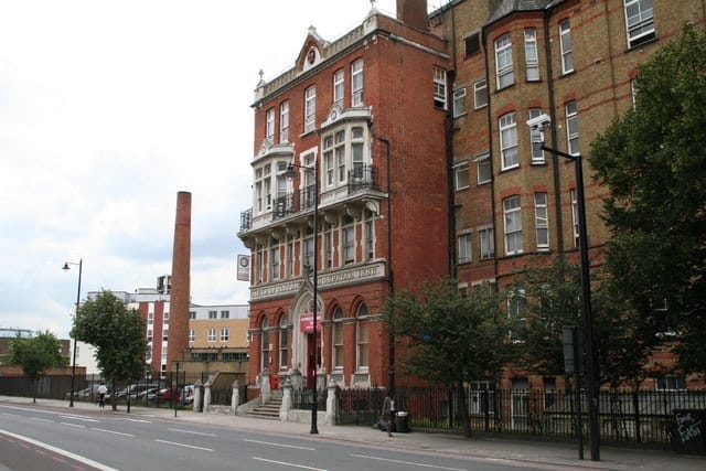 Side view of the building that once housed the Metropolitan Hospital