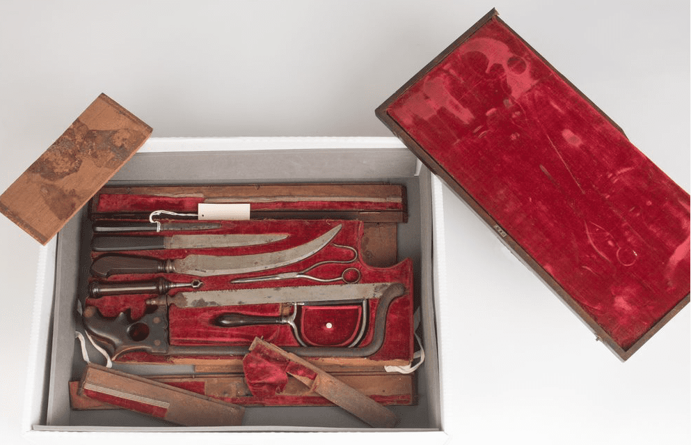 Amputation set used by barber surgeons